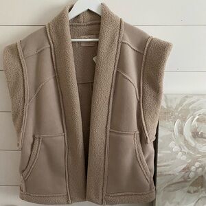 Free People Oversized fleece vest (NWT)